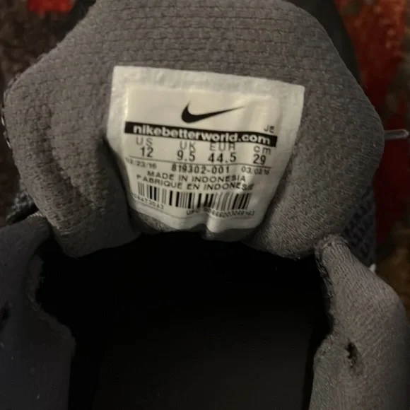 Women’s Nike Running Sneaker - Picture 5 of 5